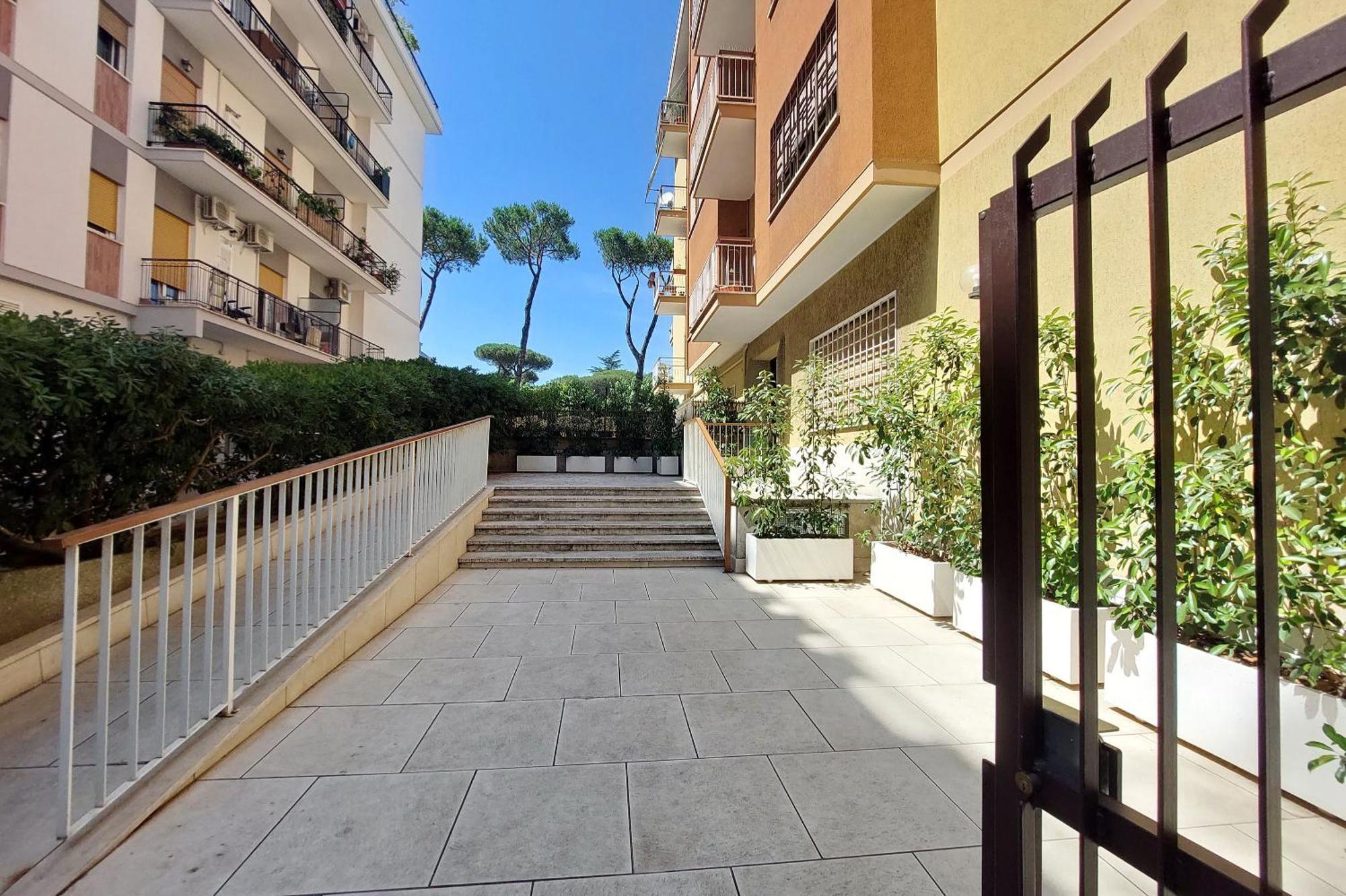 Victoria Apartment Рим Екстериор снимка